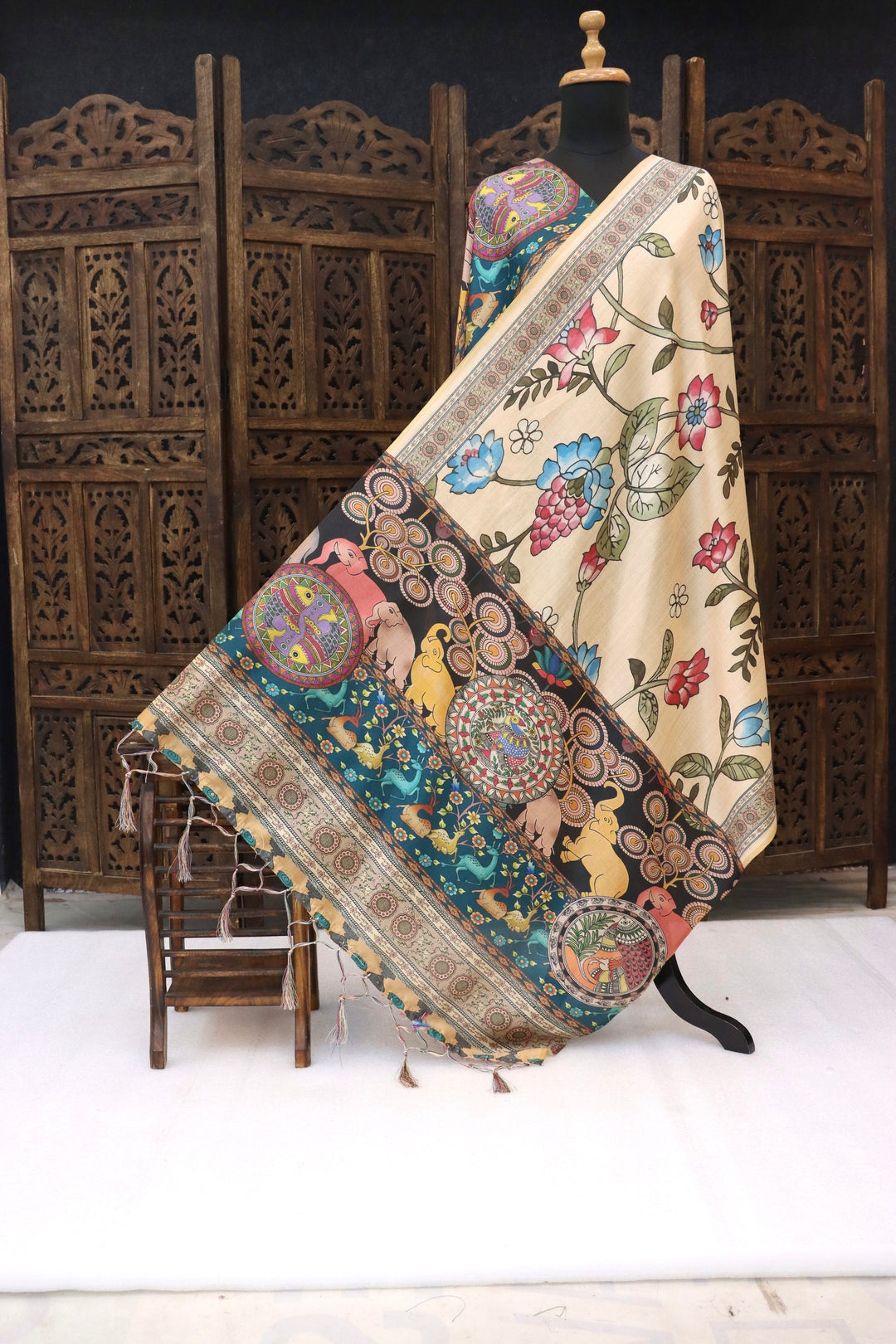 Ivory & Teal Malai Silk Dupatta with Floral Vine Body & Folk Animal Art Border – Handcrafted Ethnic Elegance