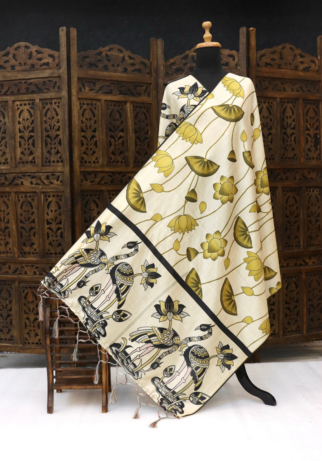 Ivory Malai Silk Dupatta with Mustard Floral Flow & Kalamkari Bird Pallu – Elegant Handcrafted Ethnic Accent