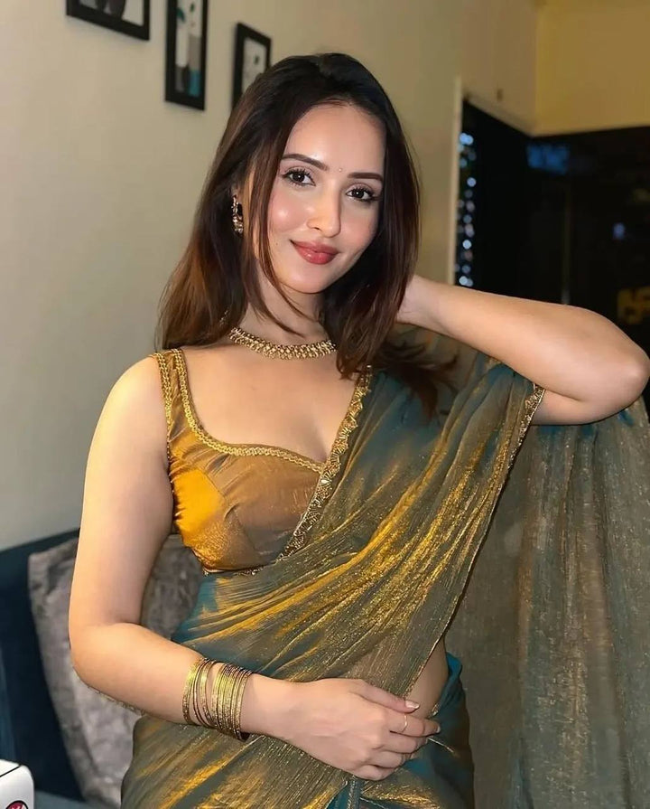 Dual-Hued Chiffon Saree with a Touch of Glam
