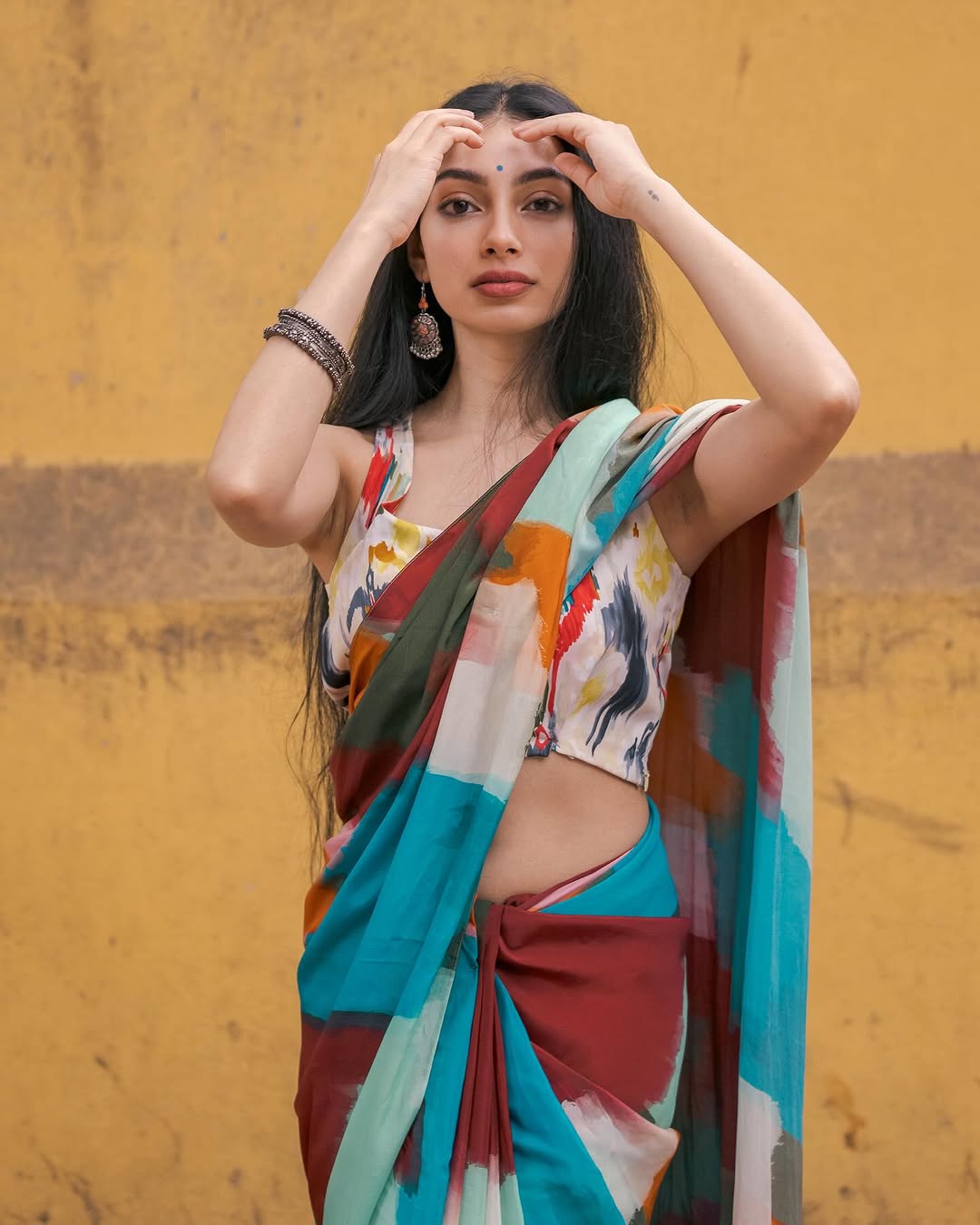 Boho Abstract Multicolor Georgette Saree with Artistic Brushstroke Print & Blouse Fabric