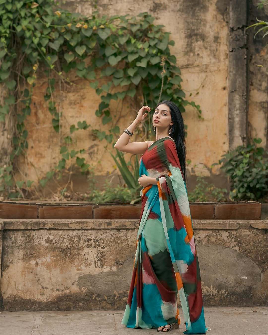 Boho Abstract Multicolor Georgette Saree with Artistic Brushstroke Print & Blouse Fabric
