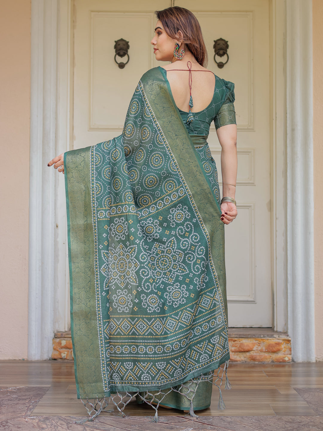 Bottle Green Handloom Cotton Bandhani Inspired Printed Saree with Zari Border & Tassels – Traditional Ethnic Wear