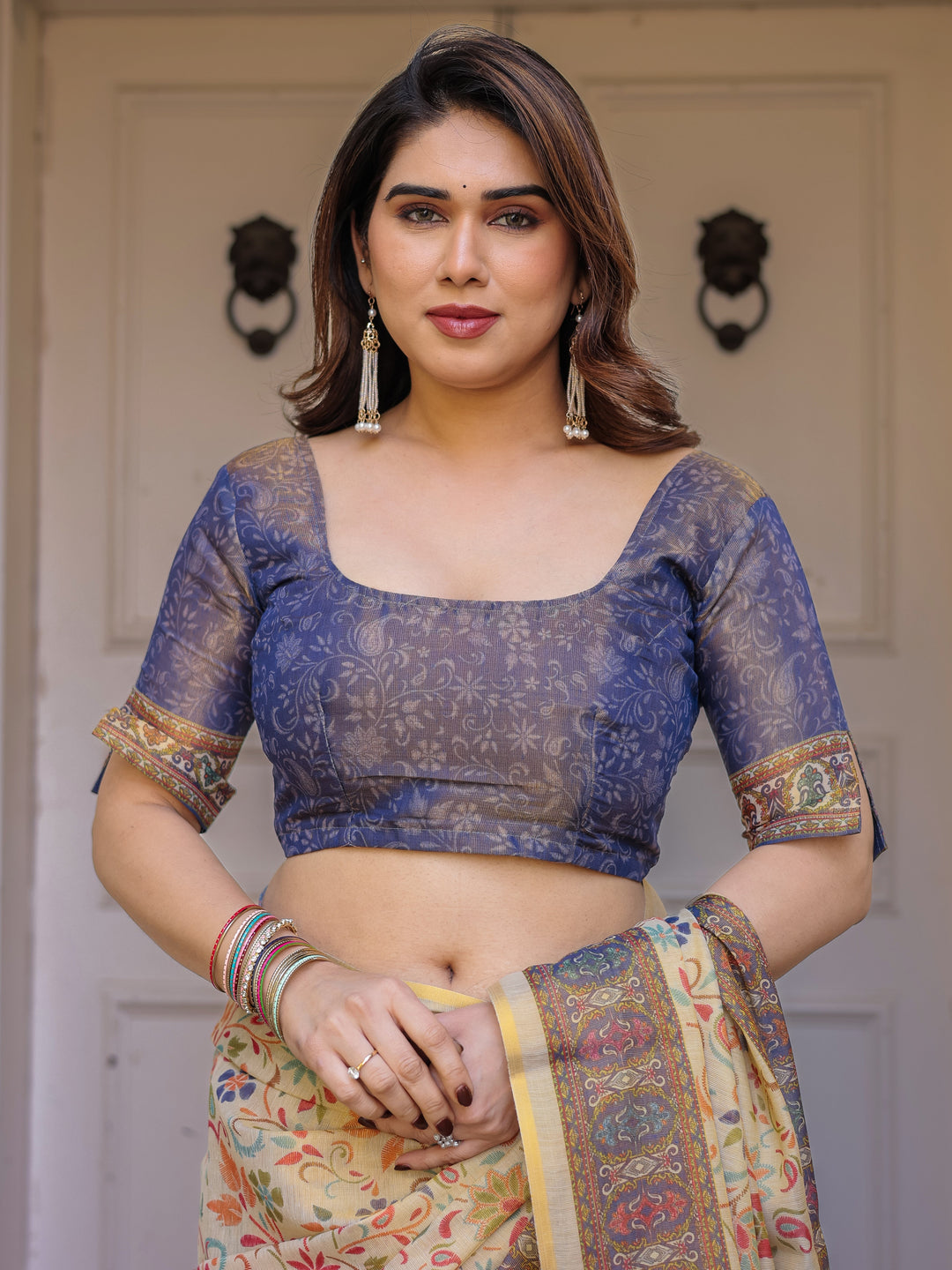 Cream & Navy Blue Floral Paisley Printed Handloom Cotton Saree with Heritage Border & Tassels – Festive Ethnic Wear