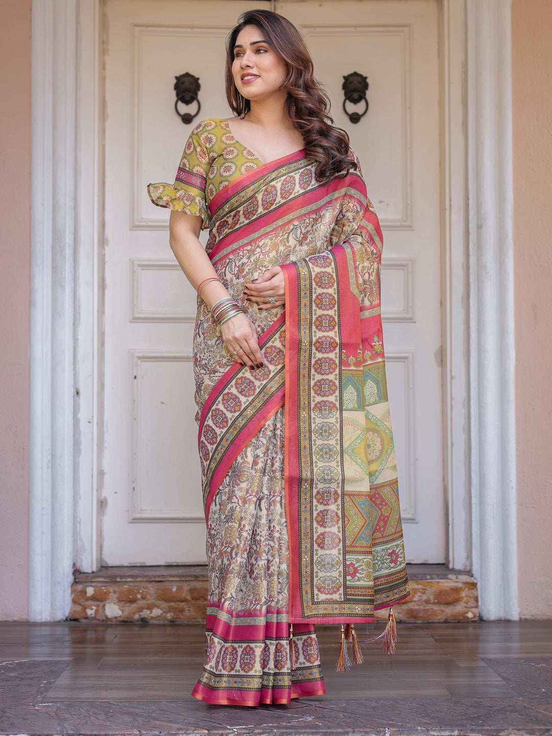 Cream & Pink Floral Heritage Printed Handloom Cotton Saree with Traditional Border & Tassels – Elegant Festive Wear