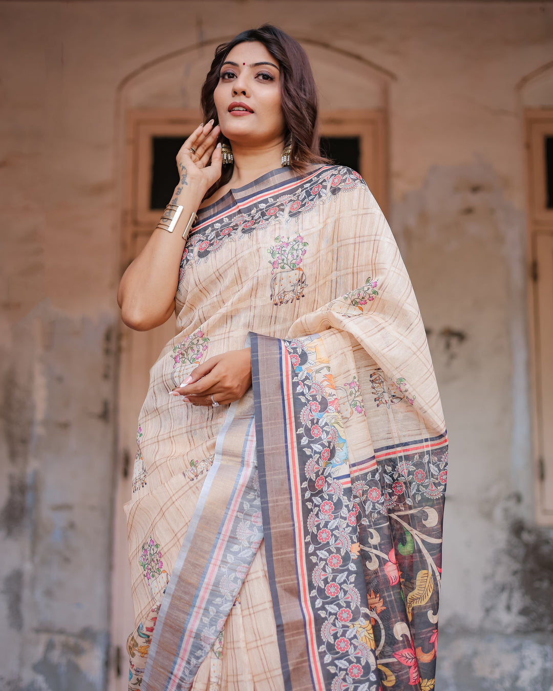 Designer Beige Saree with Contrast Black Pallu & Exquisite Ethnic Patterns