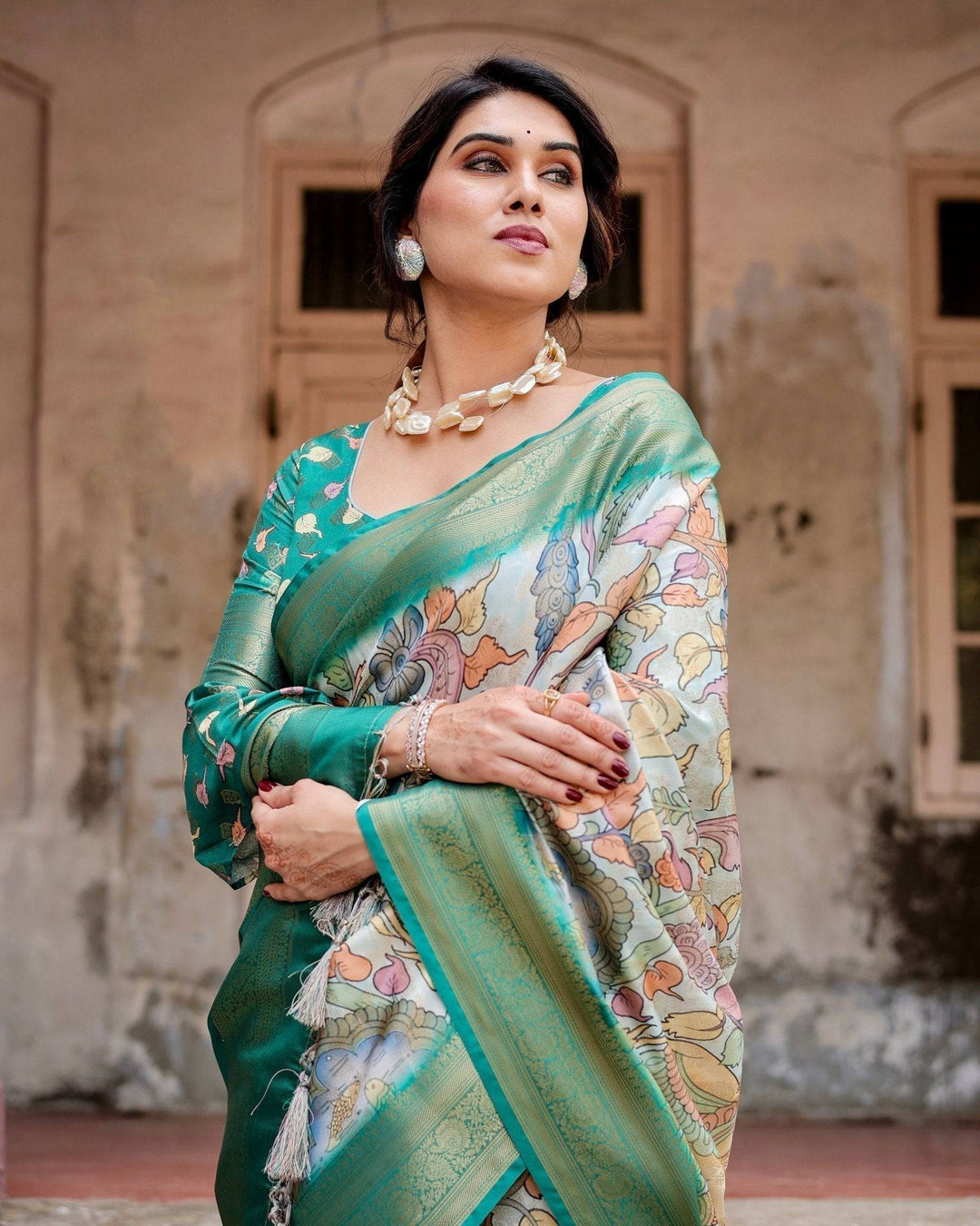 Graceful Green Banarasi Silk Saree with Vibrant Motifs and Zari Woven Pallu RICH VARSHA H 1171-80