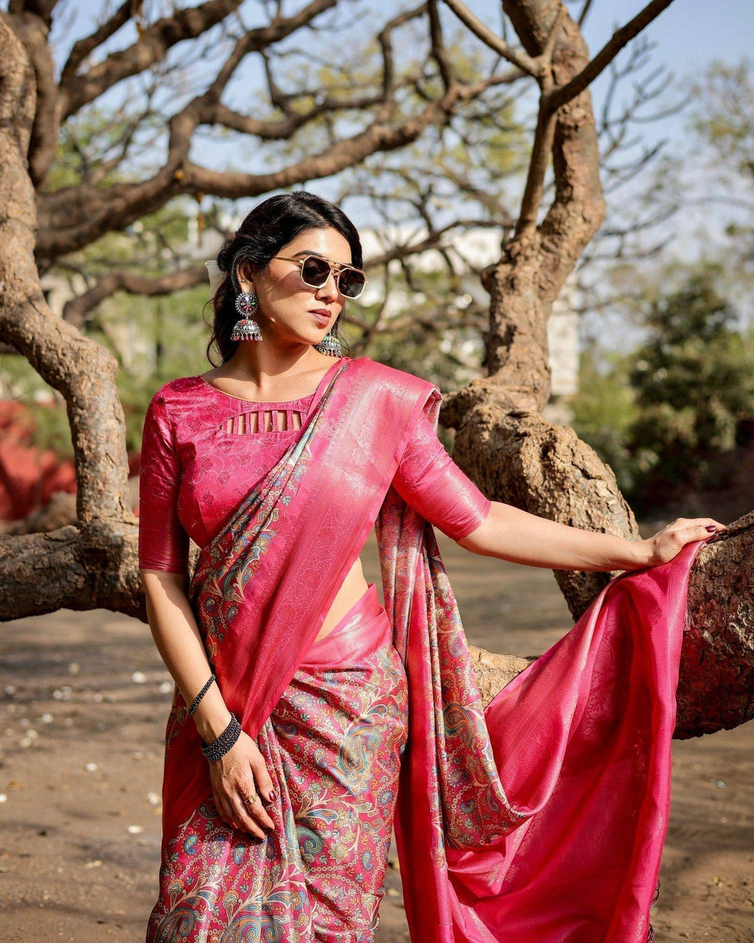 Elegant Pink Banarasi Silk Saree with Paisley Design Zari Weaving and Tassels RICH VARSHA H 1181-90