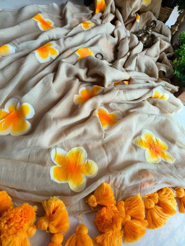 Elegant Linen Saree with Sunflower Print and Tassel Border – Lightweight Summer Wear