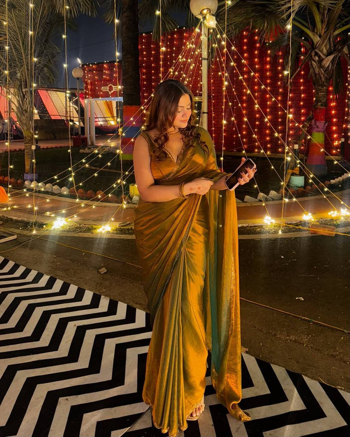 Gleaming Simri Golden Silk Saree – Shine Like a Star